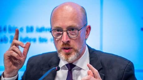Attacke auf Polizisten: MV-Innenminister Pegel verurteilt Attacke auf Polizisten