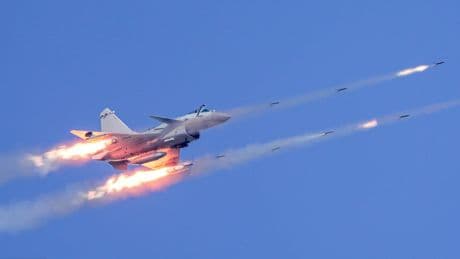 Un experto militar de EEUU explica la victoria de las armas chinas contra el Rafale indio