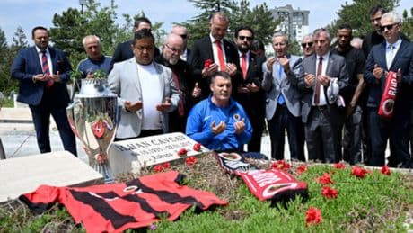 Gençlerbirliği’nden Anıtkabir ve Cavcav'ın mezarına ziyaret