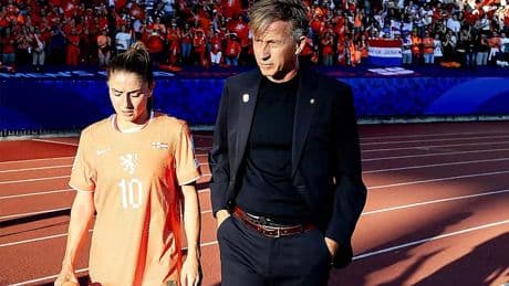 ‘Hierom is sfeer onder nulpunt gedaald bij Oranjevrouwen’
