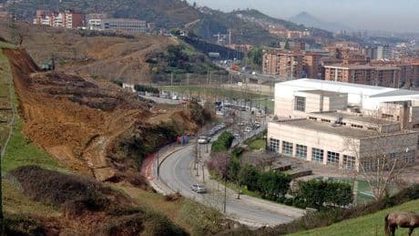 Detenido un joven en Bilbao por una presunta agresión sexual cerca del polideportivo de Rekalde