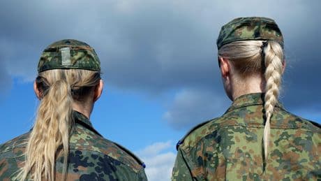 Warum eine Wehrpflicht für Frauen das Gegenteil von feministisch ist