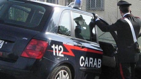 Genova, aggrediscono carabinieri con un martello: arrestati due fratelli