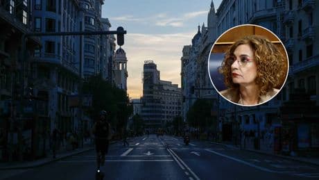 Montero atribuye a &quot;empresarios&quot; que difunden &quot;bulos&quot; la idea de que el apagón fue un experimento del Gobierno