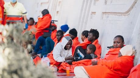 Canarias exige respuesta &quot;inmediata&quot; al reparto de menores migrantes y define la situación de &quot;desesperada&quot;
