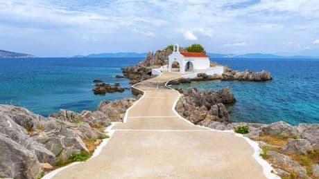 The pretty Greek island as big as Lanzarote but without the huge crowds
