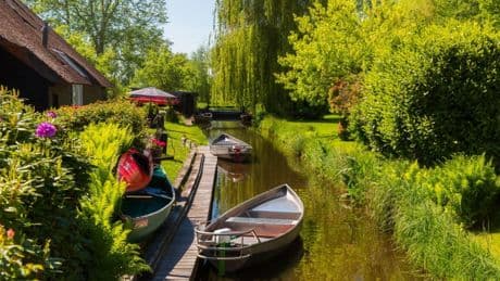Giethoorn, el pintoresco pueblo neerlandés que no tiene calles