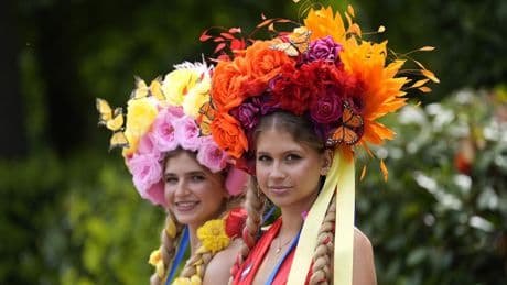 Royal Ascot: Bunt und blumig: Die schönsten Hüte beim berühmten Pferderennen