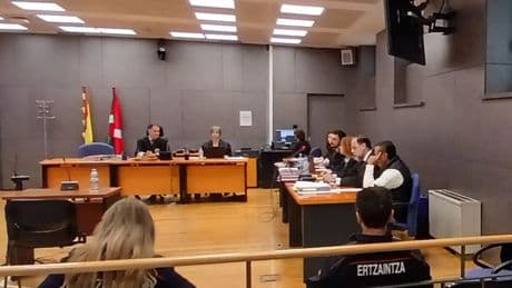 El acusado de matar a cinco hombres tras contactarlos por móvil niega haber asesinado a otro en 2021