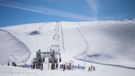 Unique en France : dans cette station, on peut skier sans s’arrêter jusqu’en juillet