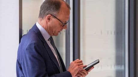 SMS in Rom erhalten – Merz hat jetzt Trumps Handynummer