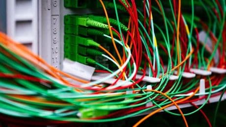 Télécoms : l’achèvement semé d’embûches du déploiement de la fibre optique en France