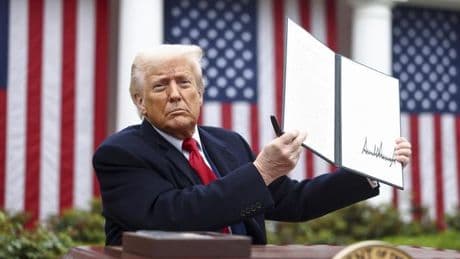 Los economistas catalanes llaman a apurar el 'alto al fuego' y tratar de evitar la guerra comercial con Trump