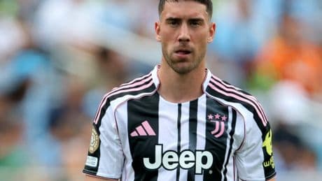 Man Utd-linked star fuels transfer rumours by ‘liking’ Instagram post