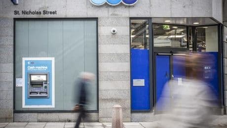 El Sabadell explora la venta de su filial británica en plena opa del BBVA, según el 'Financial Times'