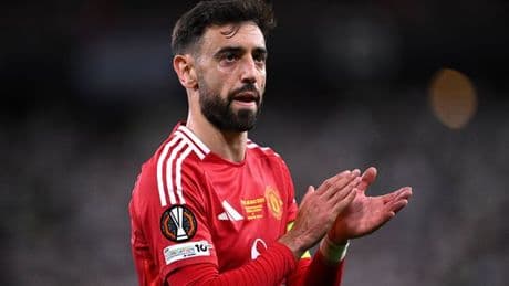Bruno Fernandes set Man Utd exit deadline as he weighs up £200m Saudi Arabia transfer