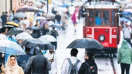 Sağanak yağış hayatı felç etti