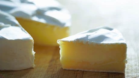 Fromages rappelés : un «lien possible» avec 21 cas de listériose dont 2 décès, selon le gouvernement