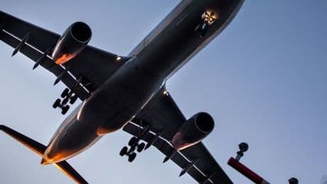 Berlin: Aggressiver Passagier zwingt Flugzeug zur Zwischenlandung