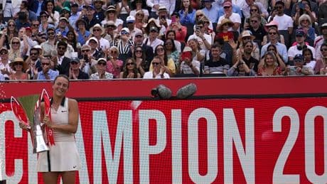 Überraschung vor Wimbledon:  „Queen of Queen’s“ – Maria holt sensationell Titel in London