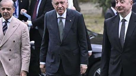 Cumhurbaşkanı Erdoğan Azerbaycan'da! 'Buradaki tabloda üç devlet tek millet'