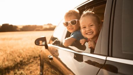 Départ en vacances : 5 jeux pour occuper les enfants en voiture pendant les longs trajets