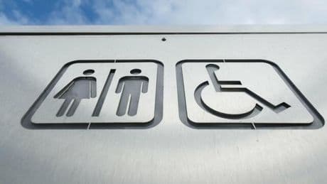 Werner knallhart: Was der Türspalt in öffentlichen Toiletten über die deutsche Innovations-Angst verrät