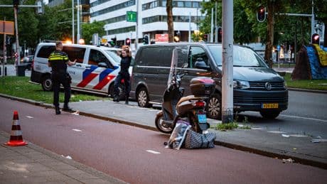 Twee agenten neergestoken bij controle Rotterdammer (24)