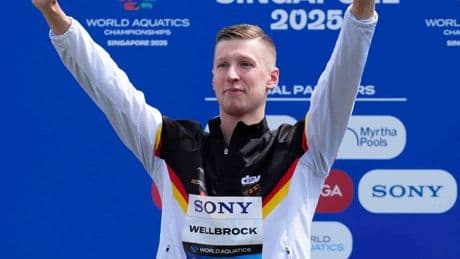 „Ich bin mega happy“: Wellbrock verblüfft mit Gold-Triple bei der Schwimm-WM