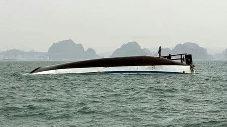 Naufrage d’un bateau touristique dans la baie d’Along: au moins 34 morts au Vietnam