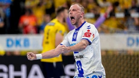 Handball-Zauber - Irrer Kempa-Trick aus 30 Metern!