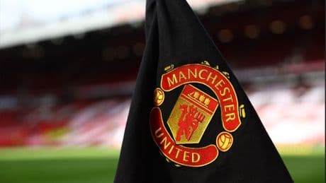 Manchester United, üç efsanenin ismini yasakladı