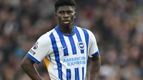 Man Utd in talks to complete midfielder transfer after making Carlos Baleba swap decision