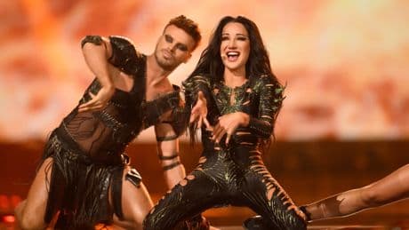 De los &#039;cut outs&#039; de Justyna Steczkowska al romanticismo de Laura Thorn: los &#039;looks&#039; más especiales de Eurovisión