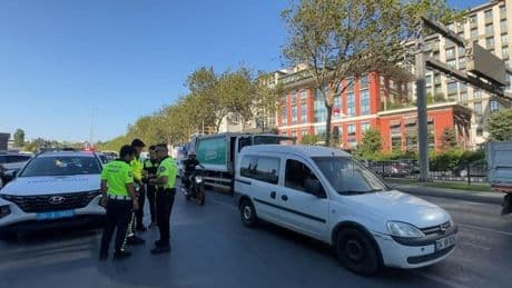 Beyoğlu’nda zincirleme kaza: 8 kişi yaralandı