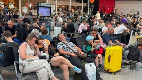 'Hackers' ucranianos atacan a la aerolínea rusa Aeroflot y siembran el caos en los aeropuertos