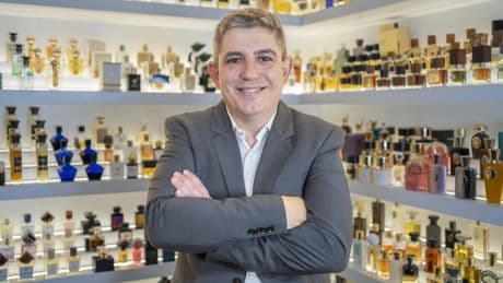Juan López, el empresario que cambió los bidones de petróleo por botes de perfume: "El olfato está para detectar sexo y peligro"