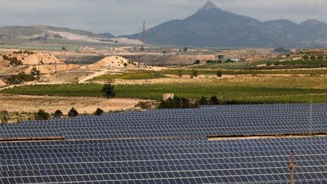 Rinnovabili, quali sono i Paesi con maggiore capacità (e come è messa la Spagna)