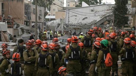 Nahost – Lage am Morgen: Schläge gegen Irans Machtapparat – Raketen auf Israel
