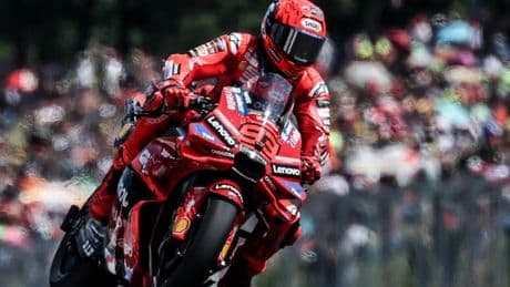 Marquez domina anche in Austria, Bezzecchi a podio. Crolla Bagnaia