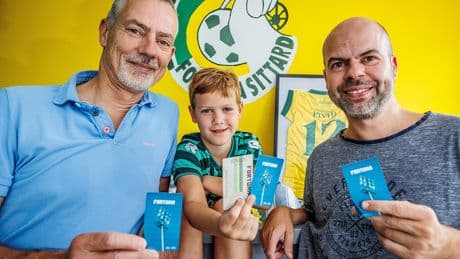 Voetbalstadions vol, uitbundige sfeer en tevreden clubs: ’Het is een dagje uit met familie en vrienden’