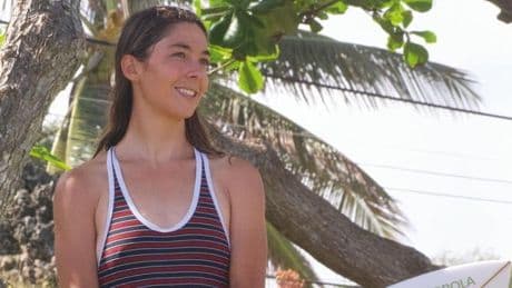 Garazi Sánchez, surfista profesional y autora de 'Modo avión': "La vida real nos sienta bastante mejor que la digital"