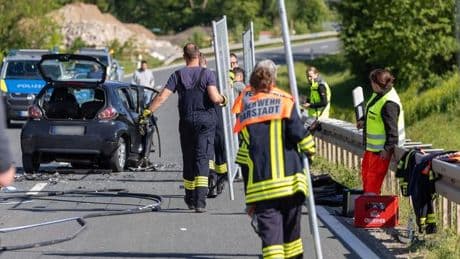 Unfälle: Zwei Senioren sterben bei Frontalcrash