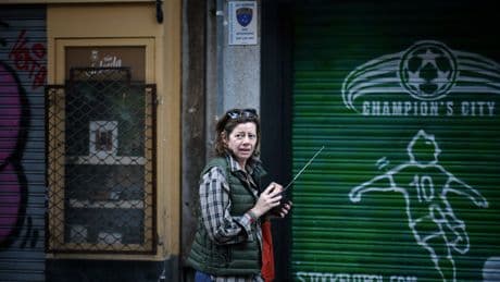 El apagón dispara el interés por comprar radios y hornillos de gas, que suben de precio