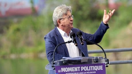 Mélenchon, Tondelier, Glucksmann… La gauche en guerre ouverte avant même la chute de Bayrou