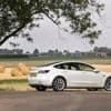 Tesla knalt op stel in auto: vrouw overlijdt, megaschadevergoeding van 285 miljoen euro