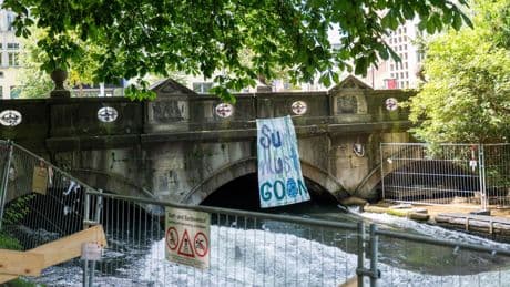 Nach tödlichem Unglück: Auf der Eisbachwelle darf ab sofort wieder gesurft werden
