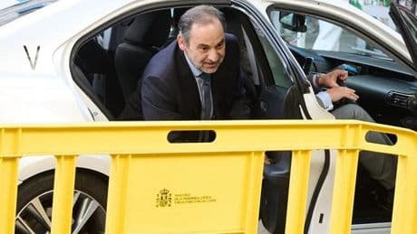 ¿Por qué Cerdán acaba en prisión y Ábalos, no?