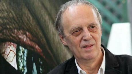 Dario Argento, come sta? Il malore, la crisi respiratoria e il ricovero. Il regista: «Fate presto, devo tornare al lavoro»