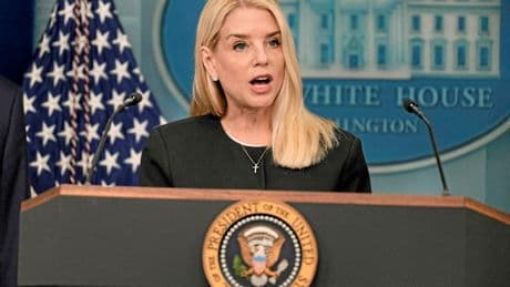 Trump défend sa ministre de la Justice après le fiasco Epstein